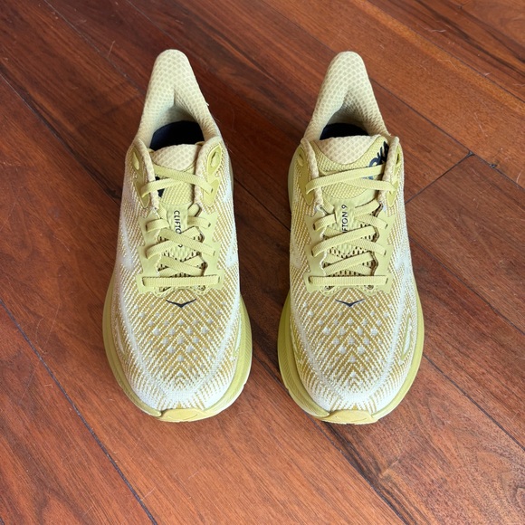 HOKA Clifton 9 Running Shoe Golden Lichen Celery Root 8 - Picture 4 of 12